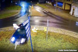 [VIDEO] Sulechów: Młody kierowca nie opanował auta na rondzie. Bolesławiec: Pobili, a potem byli zaskoczeni skutecznością policjantów!