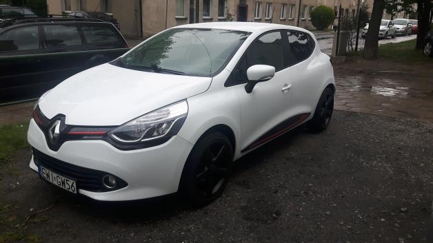 Agenci Rutkowskiego poszukują skradzionego w Wieluniu Renault Clio. Wysoka Nagroda za precyzyjne informacje!